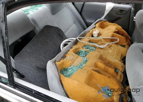 2000 Mitsubishi Galant Es z USA, uszkodzony, nr VIN 4A3AA46G7YE136036